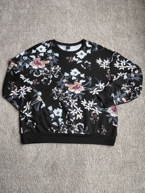 Shein Floral Crewneck Top